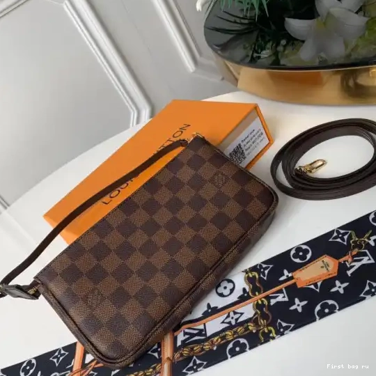 Frstbag ru Vuitton POCHETTE ACCESSOIRES Louis 0707